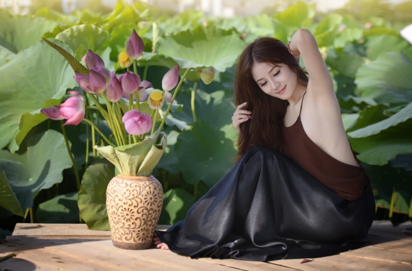 Về với làng sen quê em