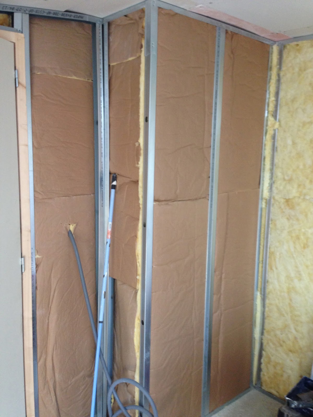 Notre Projet Bureau rails, isolation, placo murs