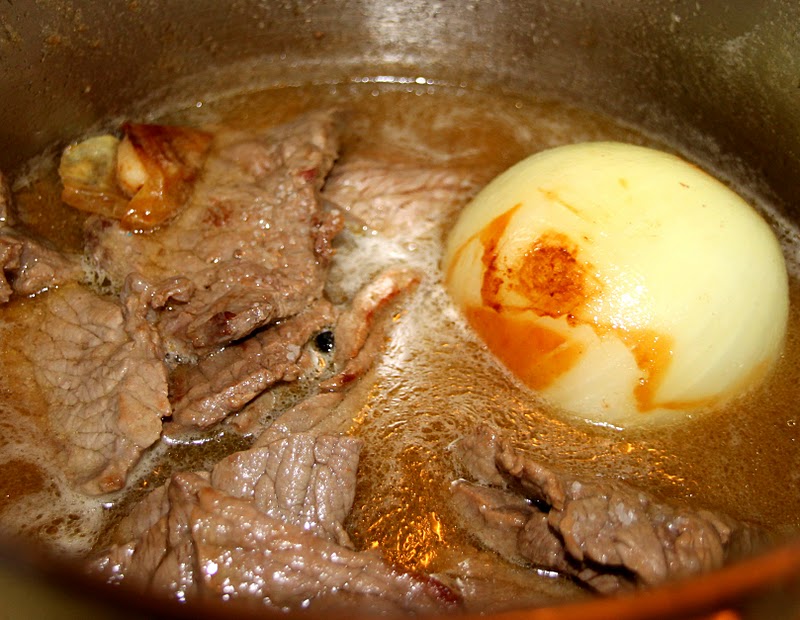A comer y a callar FILETES DE TERNERA EN SALSA CON CHAMPIÑONES
