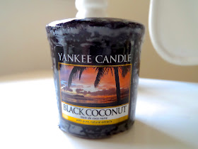  Yankee Candle Black Coconut Review