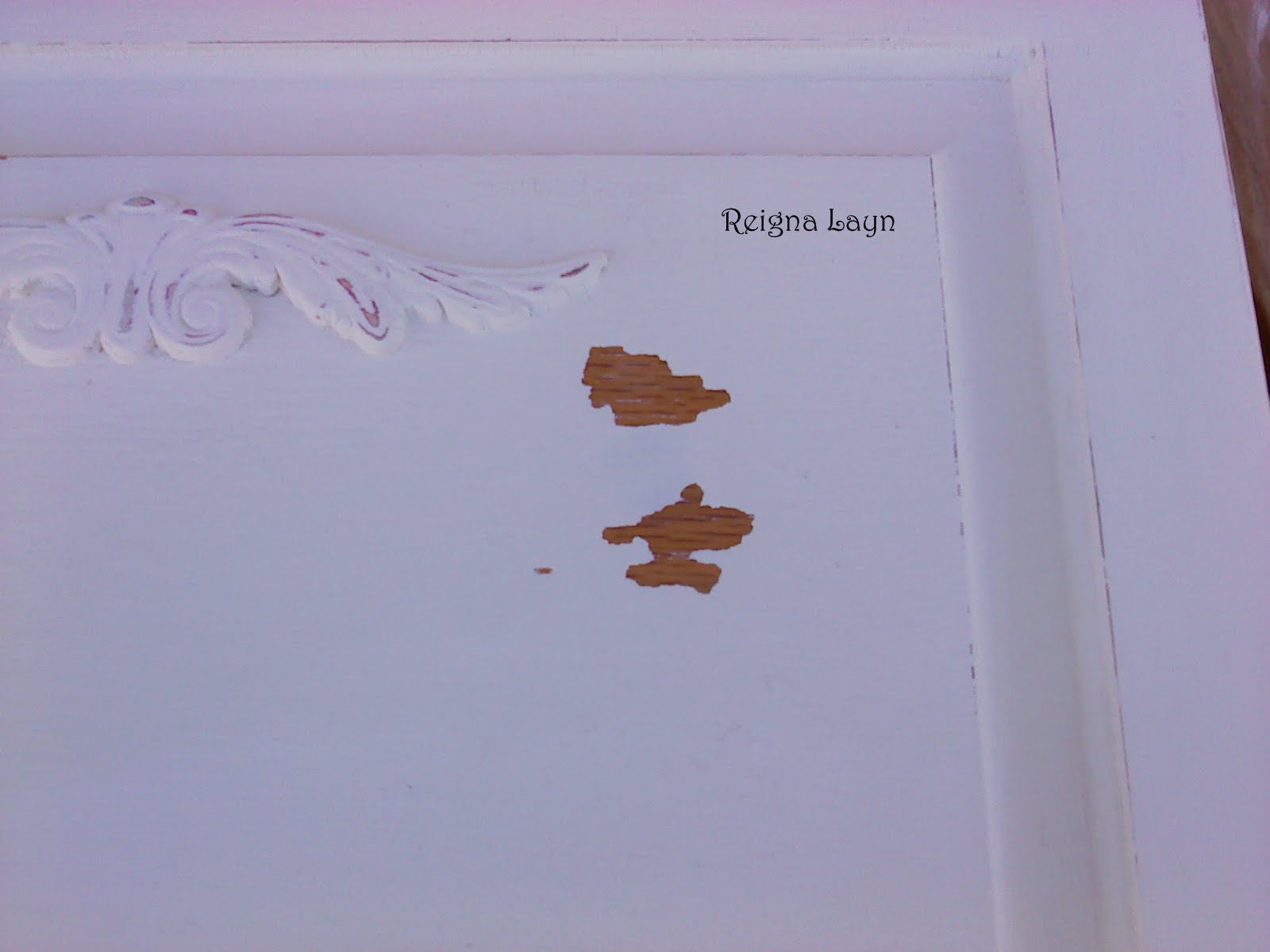 Reigna Layn SOS! Why is my Annie Sloan Chalk Paint Chipping???