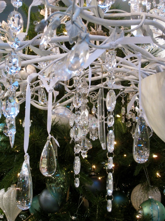 Design Maze The Bay Christmas Edition