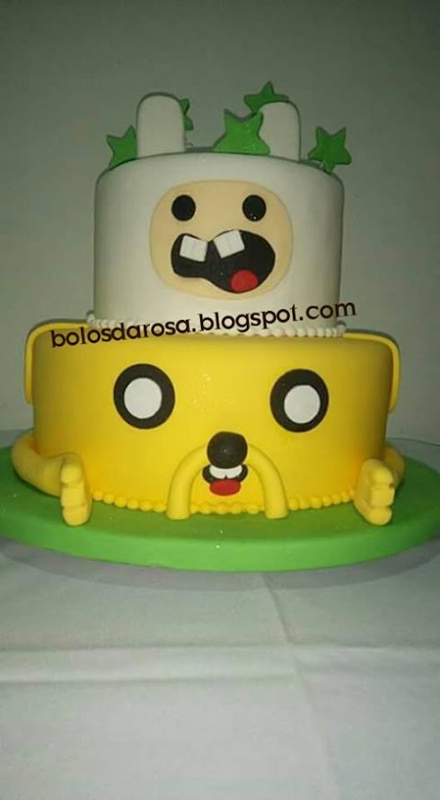 BOLO DE ANIVERSÁRIO