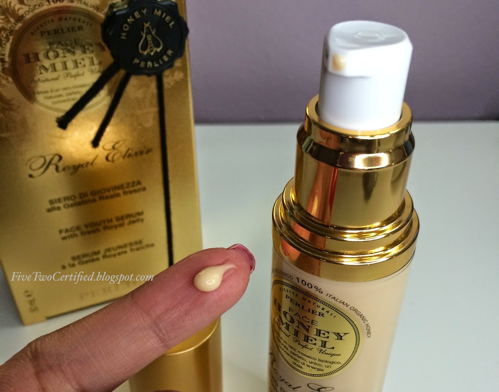 fivetwo beauty Review Perlier Honey Miel Royal Elixir Face Youth Serum