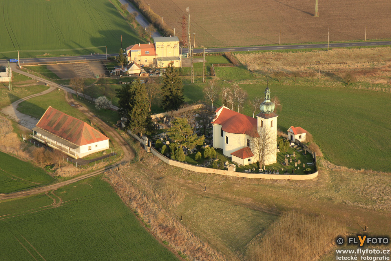 FLyFOTO letecká fotografie a video Doksany