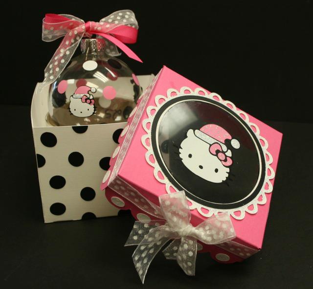 Hello Kitty Ornament using Vinyl
