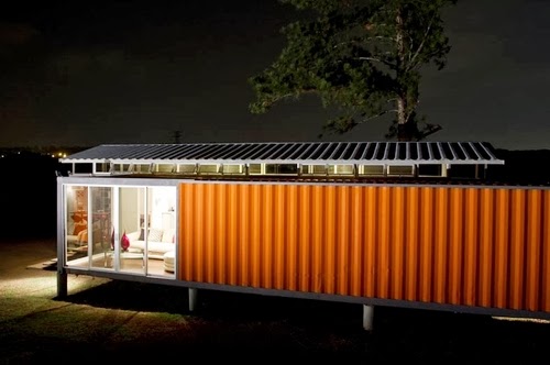 04-Night-Side-View-Recycled-Container-House-Architect-Benjamin-Garcia-San-Jose-Costa-Rica-Solar-Panels-Recycled-Metal-www-designstack-co 