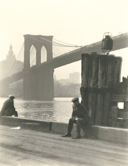 Fascinating Historical Picture of Brooklyn Bridge  in 1921 