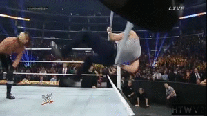 RESULTADOS - WWE Extreme Rules 2015 Brute%2BClothesline%2B(Ambrose)
