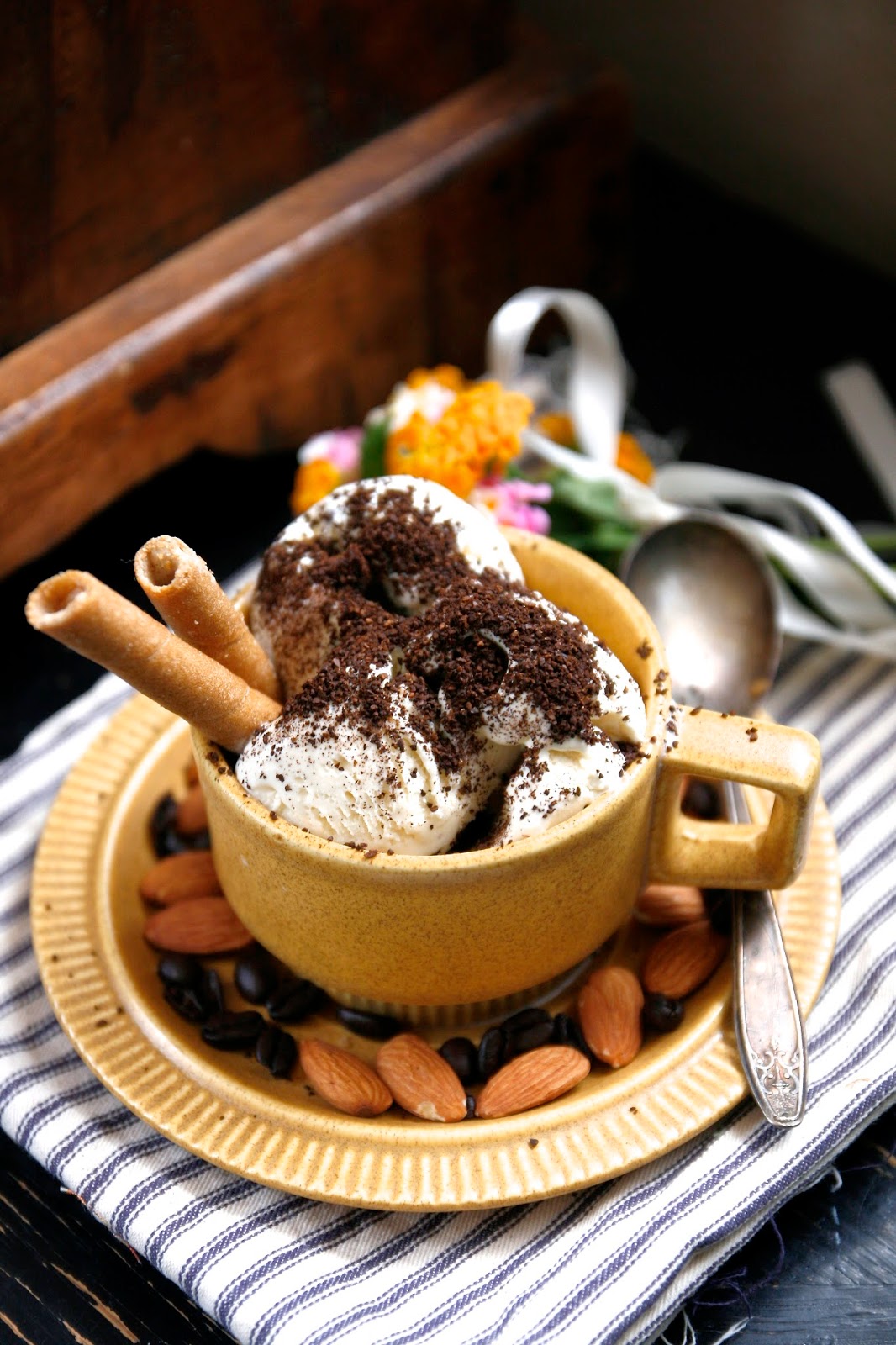 Indigo Scones Ice Cream with Coffee Grounds (Gelato con Fondi di Caffè)