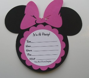 Engagement Photo Ideas: Minnie Mouse Invitations
