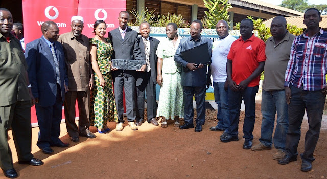 kukabidhiwa na mwanafunzi wa chuo hicho ambae ni mshindi wa vodacom
