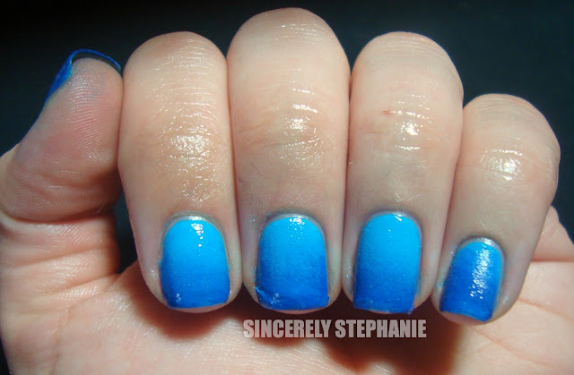 blue-gradient-nail-art