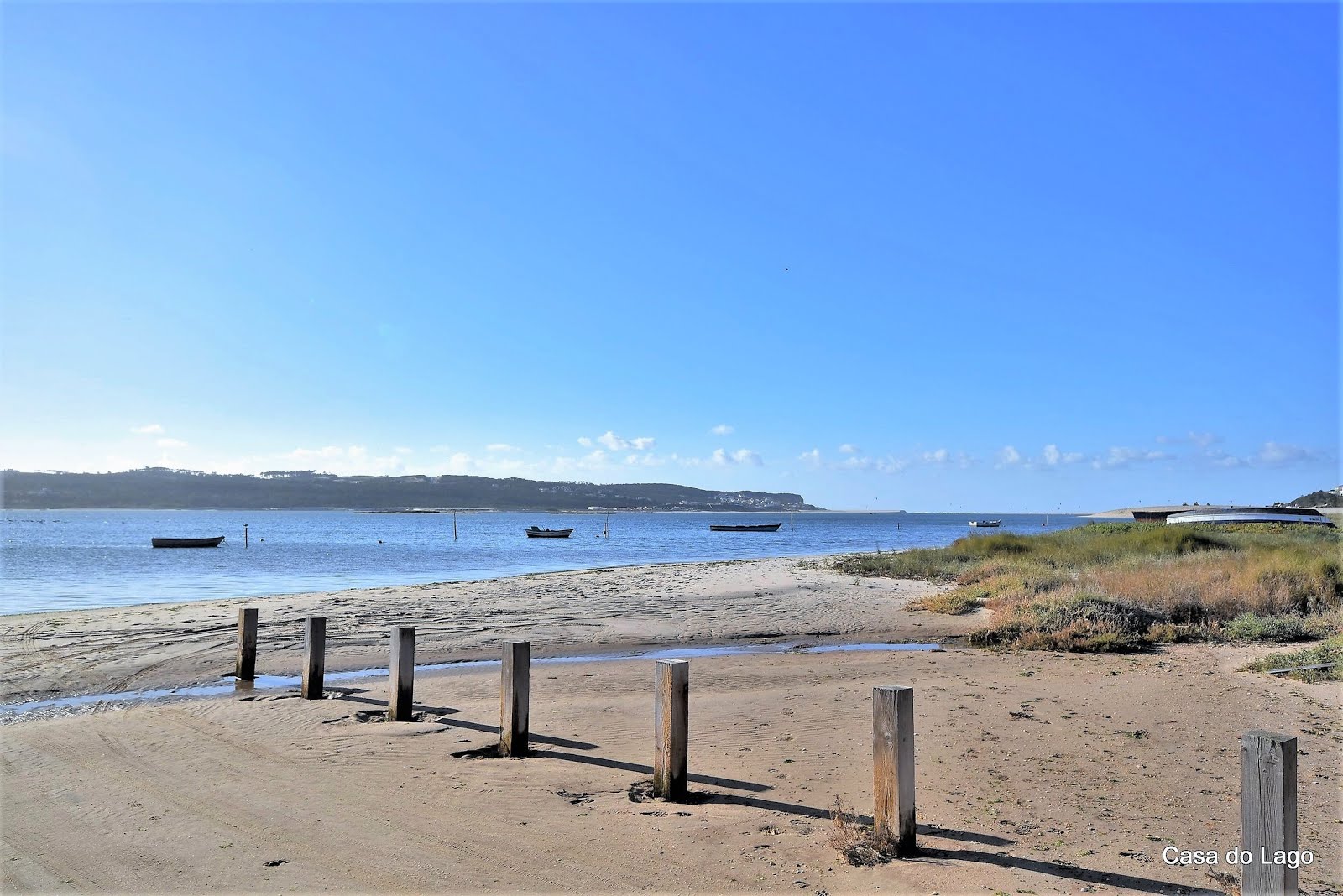 The vast beach of Foz do Arelho