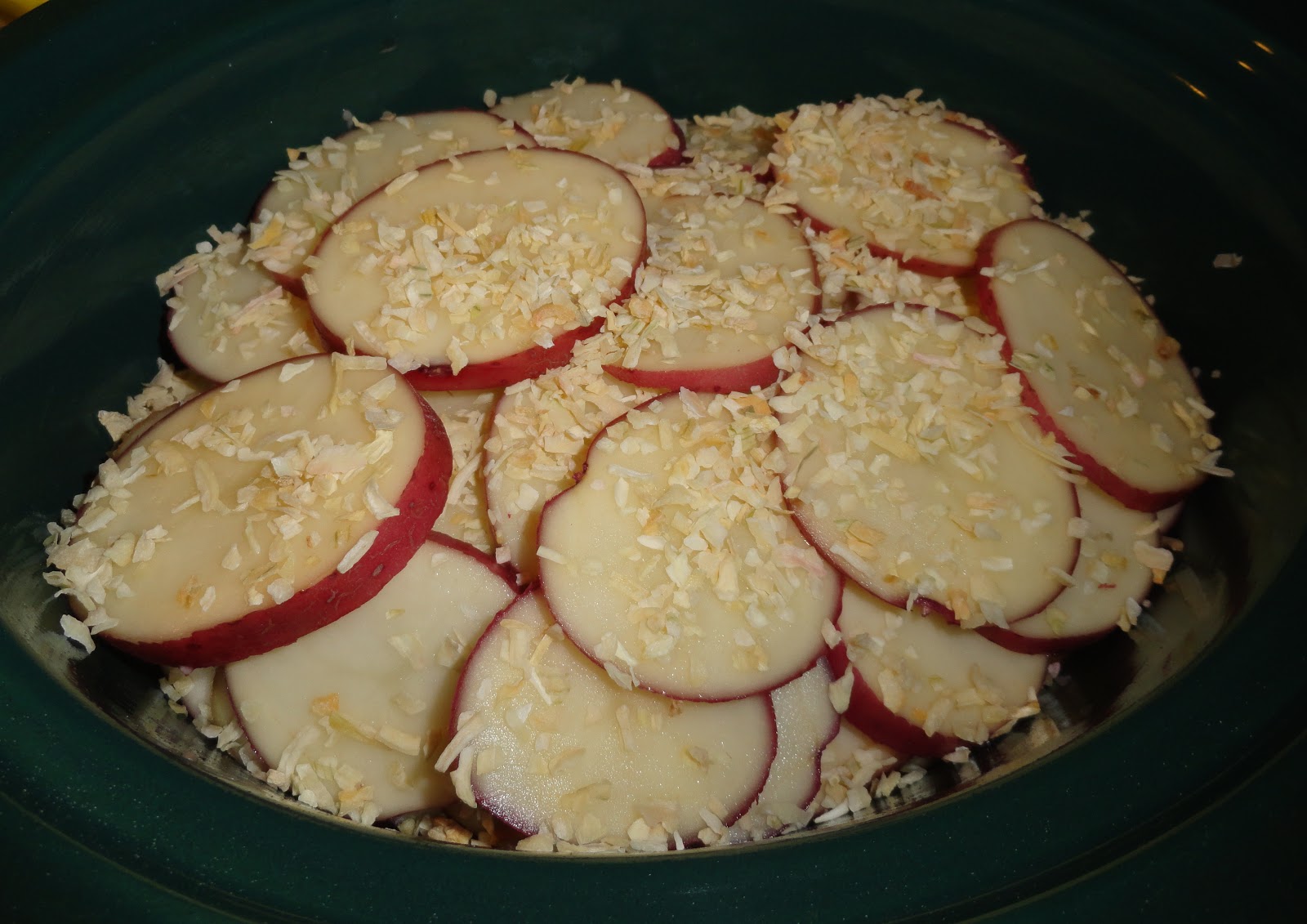 theArtisticFarmer Creamy Au Gratin Potatoes for the CrockPot