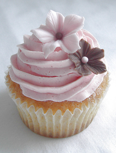 CUPCAKE-ET-SA-CREME-AU-BEURRE-VANILLE.jpg