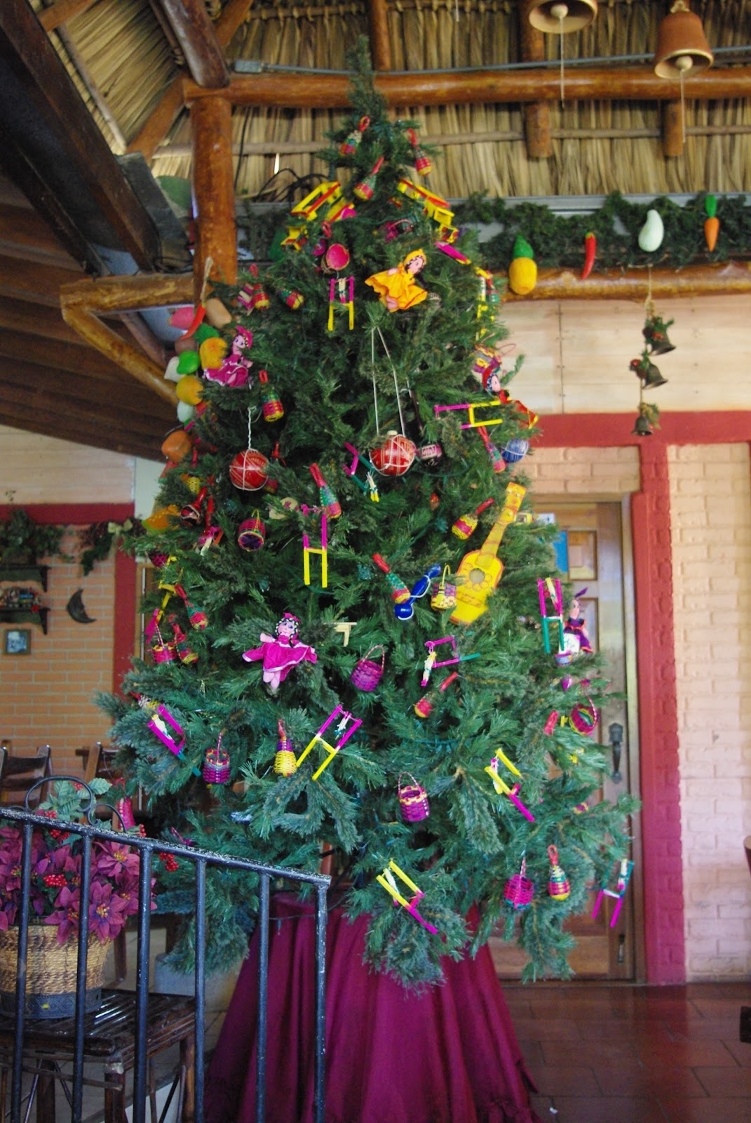 Chela & Chele in Nicaragua: A Nicaraguan Christmas tree
