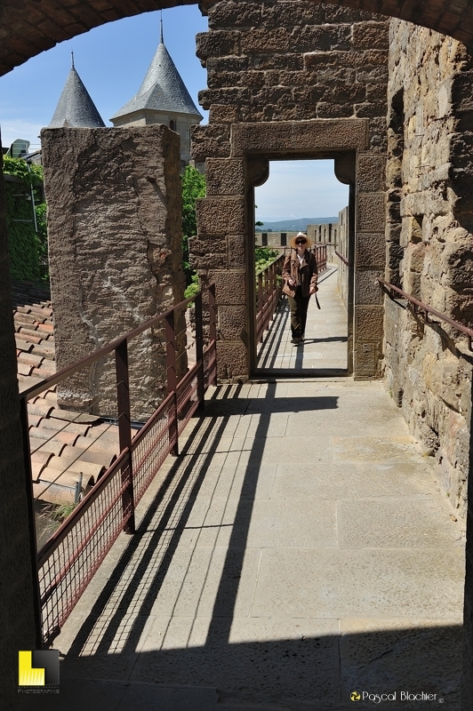 Valérie Blachier visite les remparts de Carcassonne photo blachier pascal