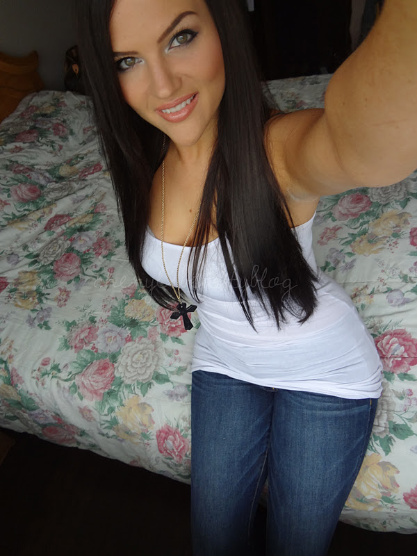 REVIEW Foxy Locks Deluxe Clipin Hair Extensions Min makeup table