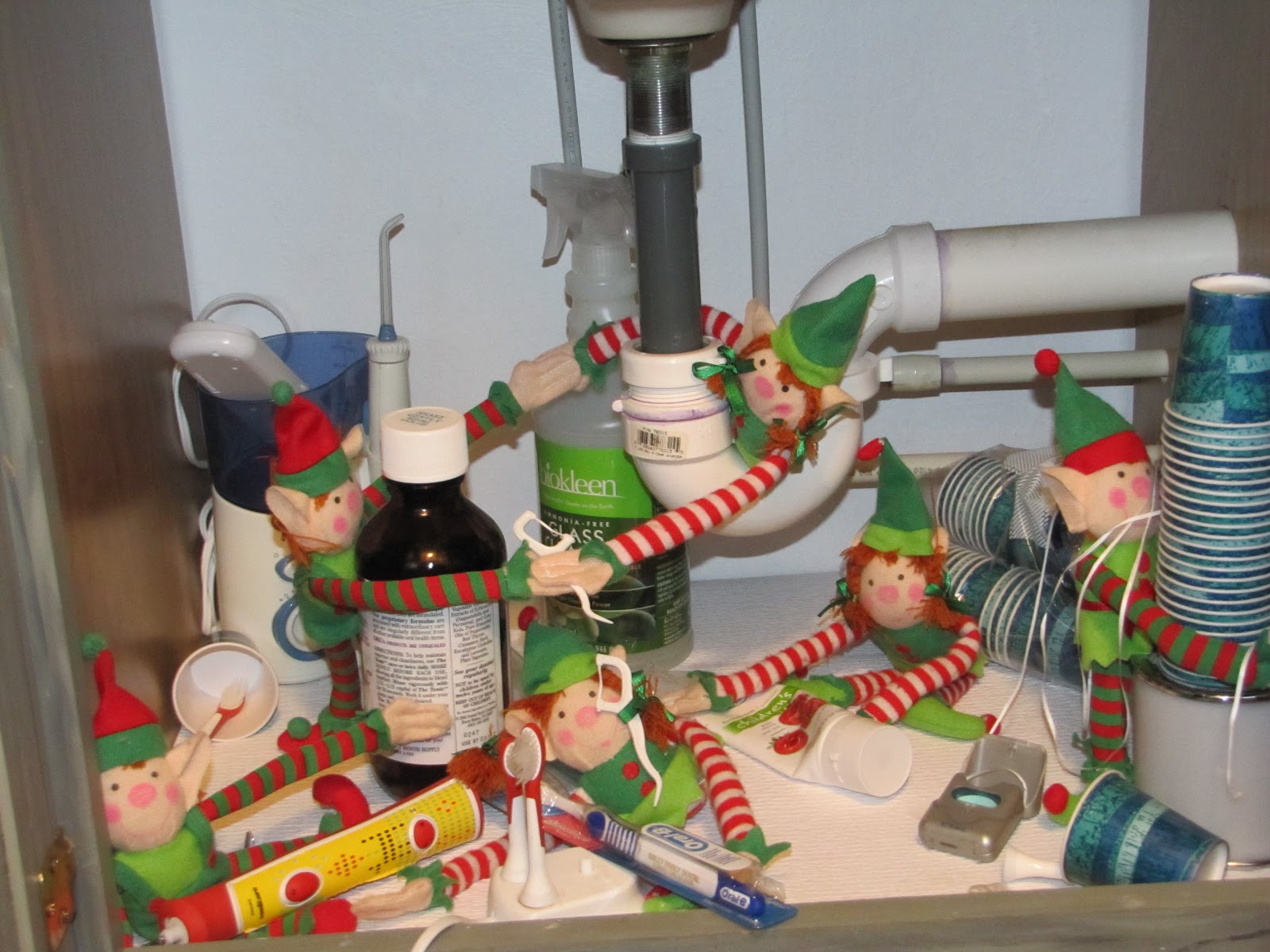 Elf on the Shelf of the Great Lakes Bay Elf Pranks Day 10 Dental Floss