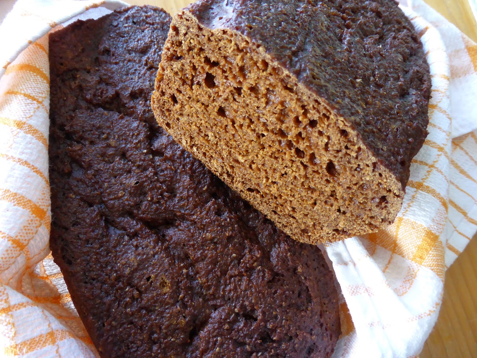 Lynda by the river Icelandic Dark Rye Bread (Dökkt Rúgbrauð)