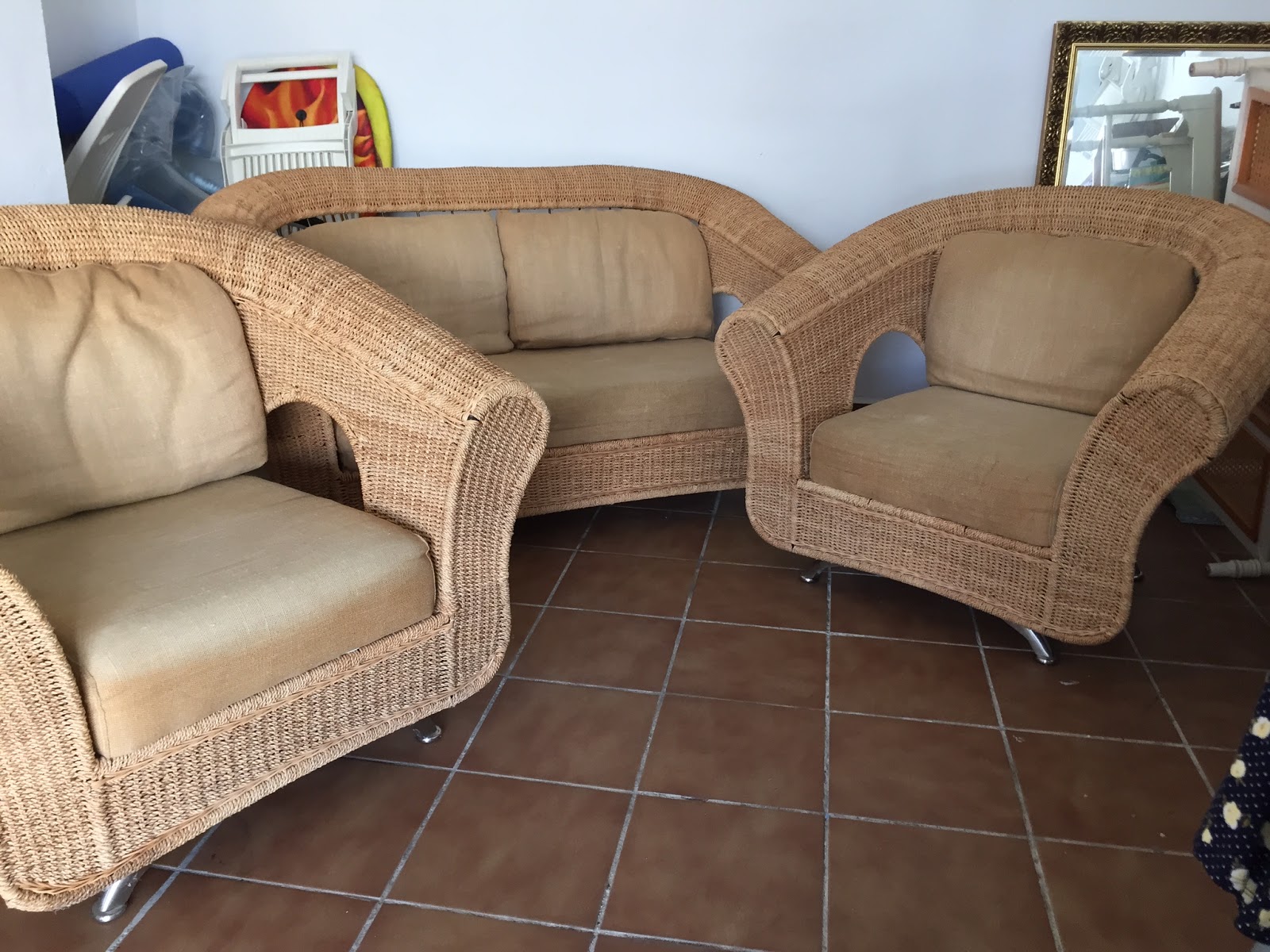 Digame: For Sale - Wicker Sofa & Chairs