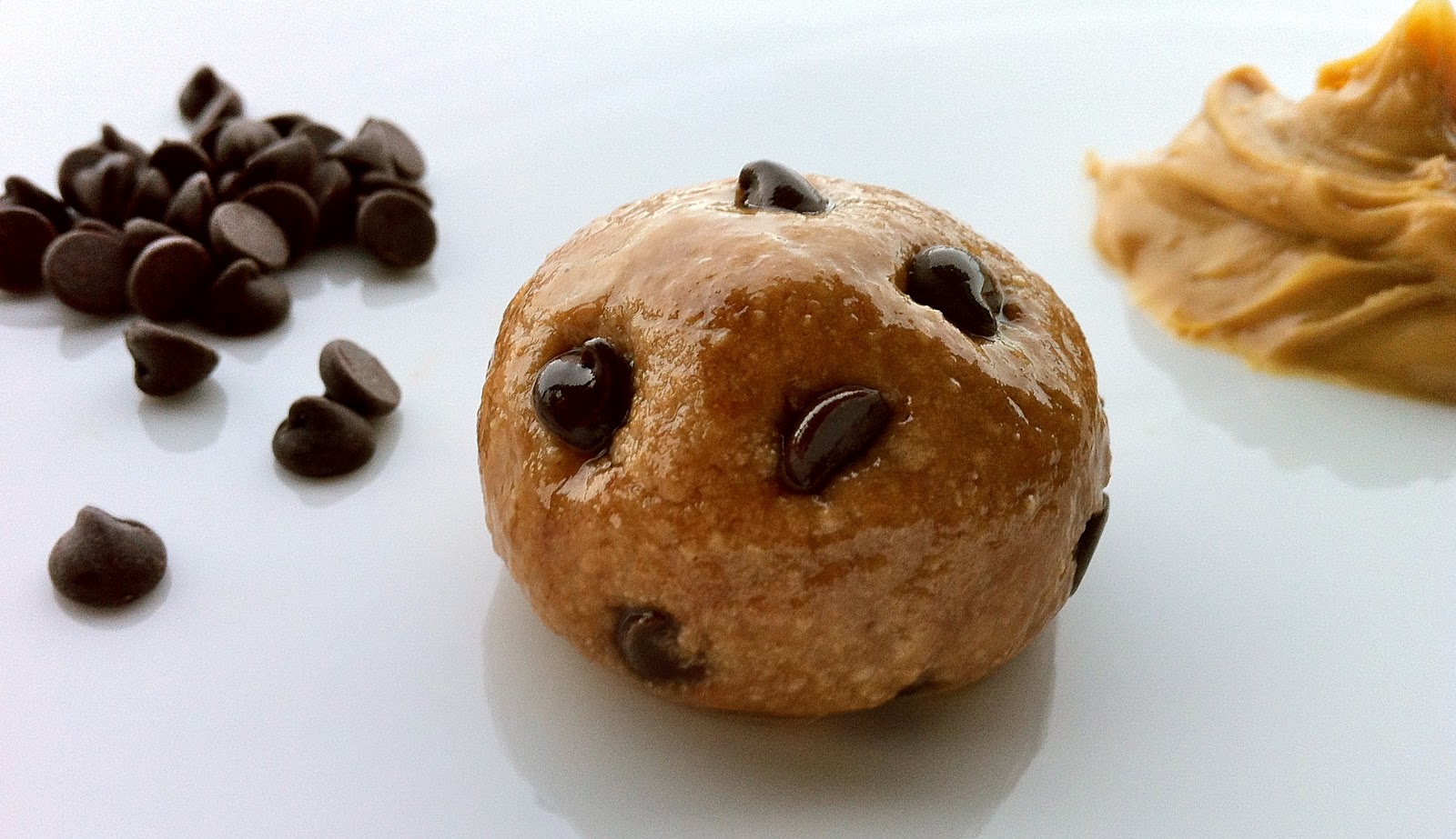 Delaine's Skinny Delights Chocolate Chip Peanut Butter Protein Balls