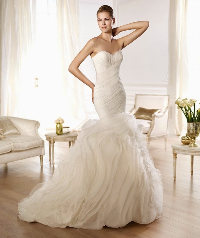 Pronovias-2015-Gelinlik-Modelleri-2015-ilkbahar-yaz.jpg