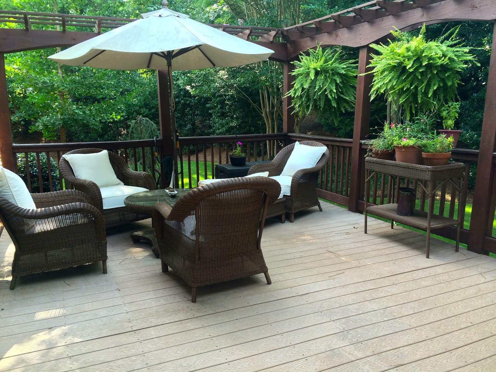 Rue Mouffetard Pottery Barn Sells Sucks And Their Customer