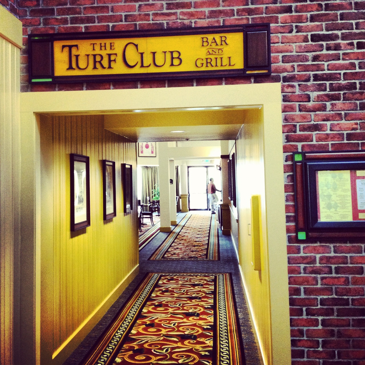 Turf Club Bar and Grill Table Service Lunch Saratoga Springs