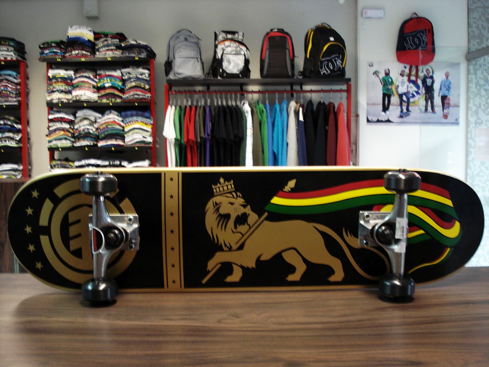 IN SKATE ELEMENT CASCADE