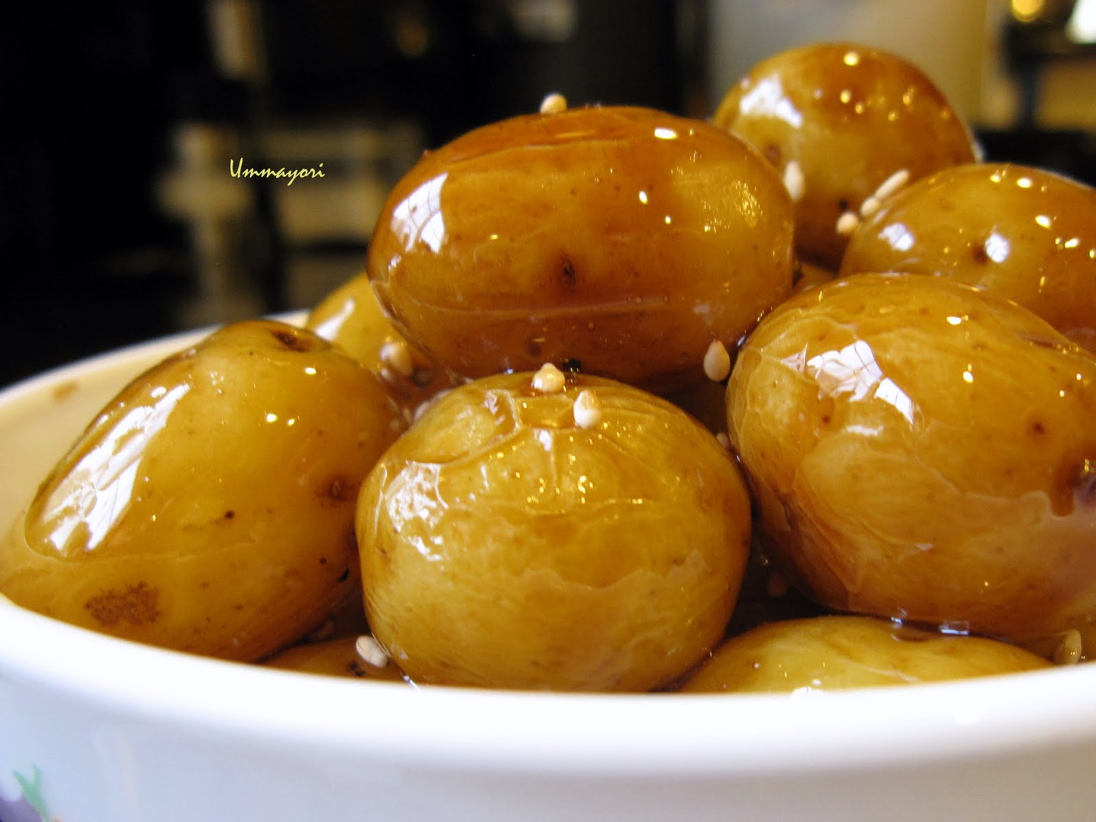 Glazed Baby Potatoes (Al Gamja JoRim)