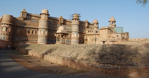 5 lines on gwalior fort image