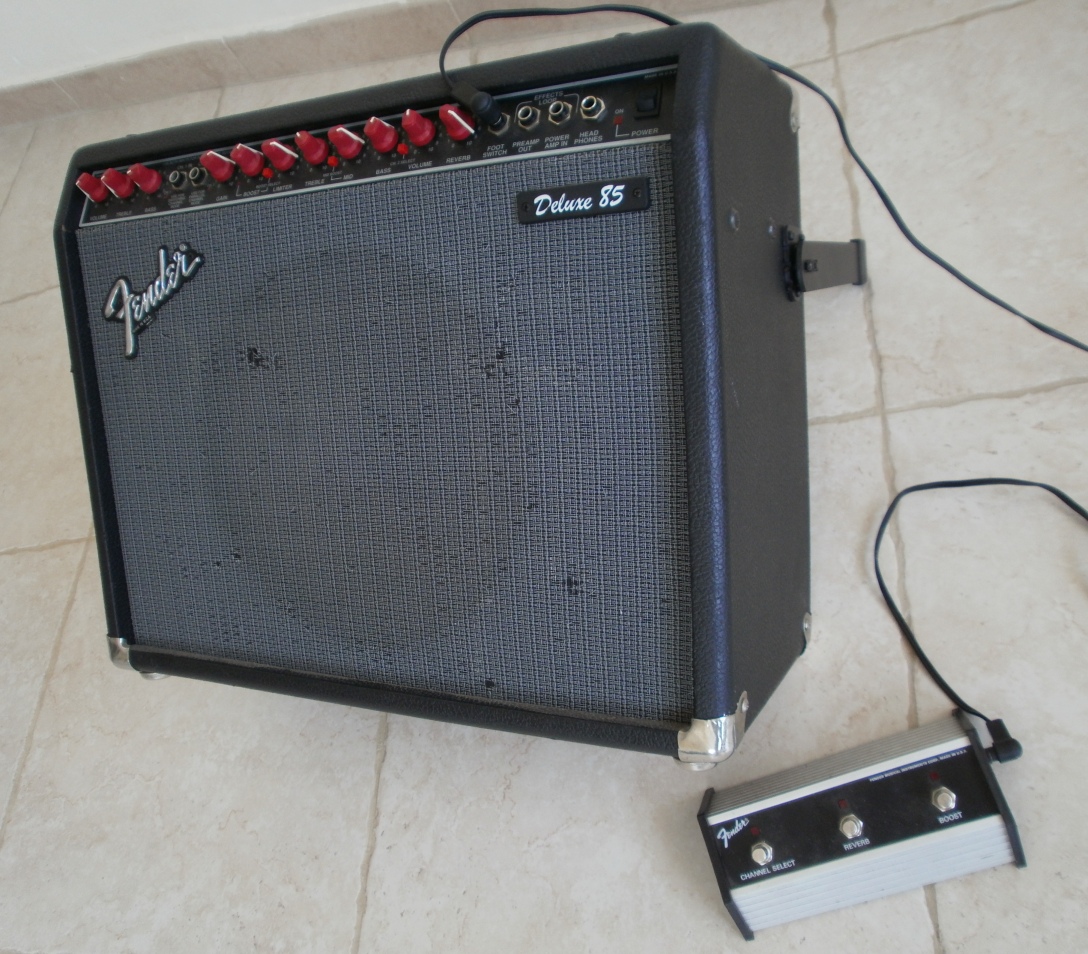 Voodoo Kramer Fender Deluxe 85 MADE in USA '89'90 Red Knobs