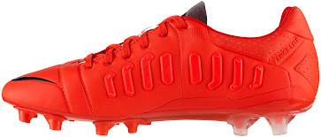 Last Nike Ctr 360 Maestri Red Boot Colorway Released Footy Headlines Nike ctr360 maestri ii elite black/white/challenge red. footy headlines