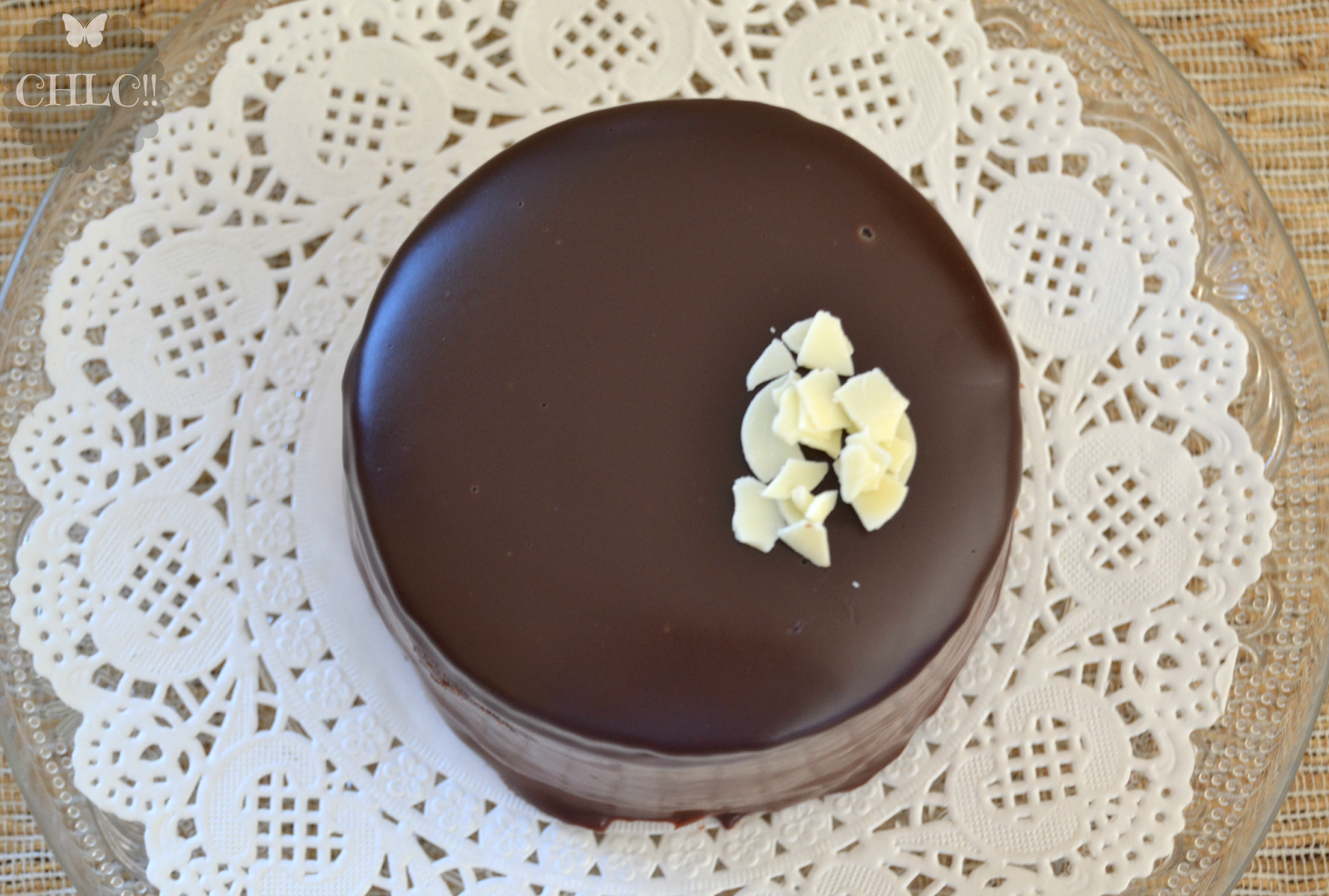 Tarta de chocolate con decoración de Swiss meringue buttercream de  chocolate. Bizcocho de chocolate. - Tengo un horno y sé cómo usarlo