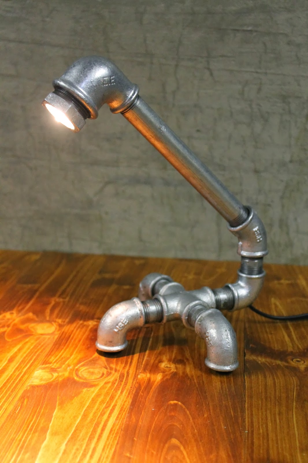 Industrialstyle.de: Temperguss Rohr Lampe "Tempertubus"