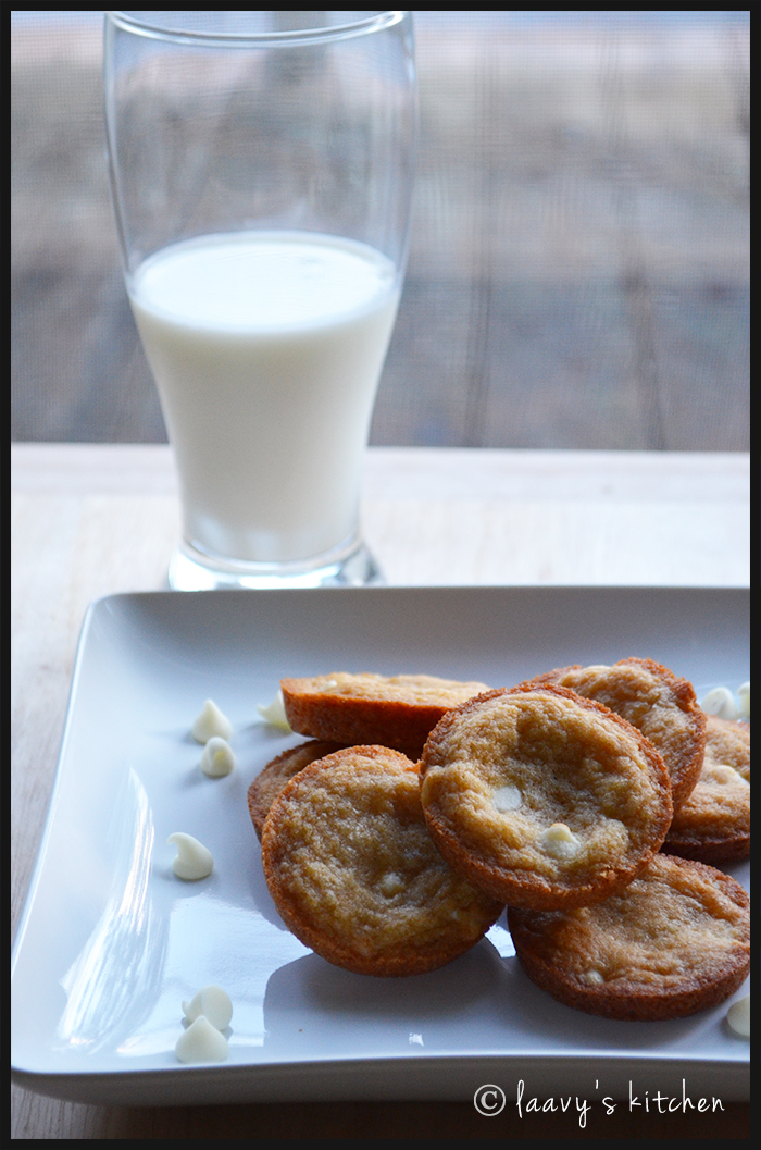 White Chocolate Macadamia Nut Cake White Chocolate Macadamia Nut Cake