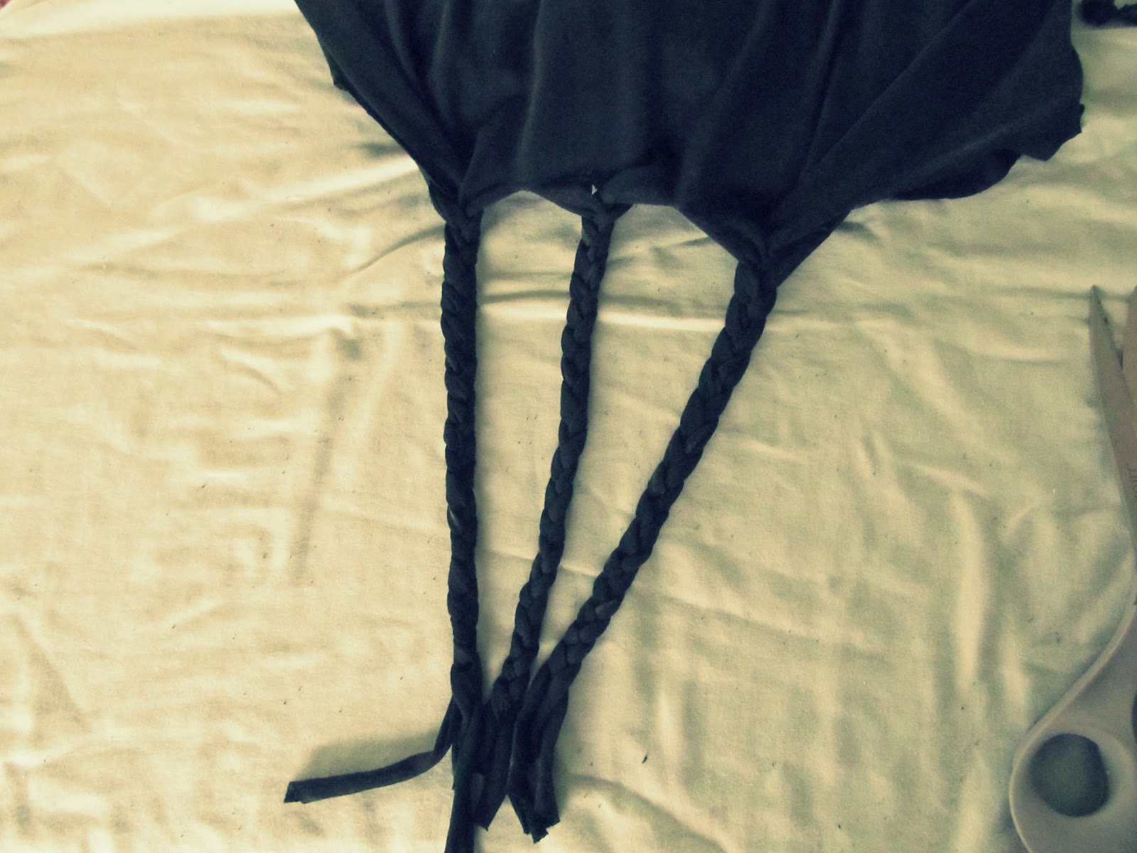 WobiSobi: Racer Back Tee DIY #3 Three braid back.