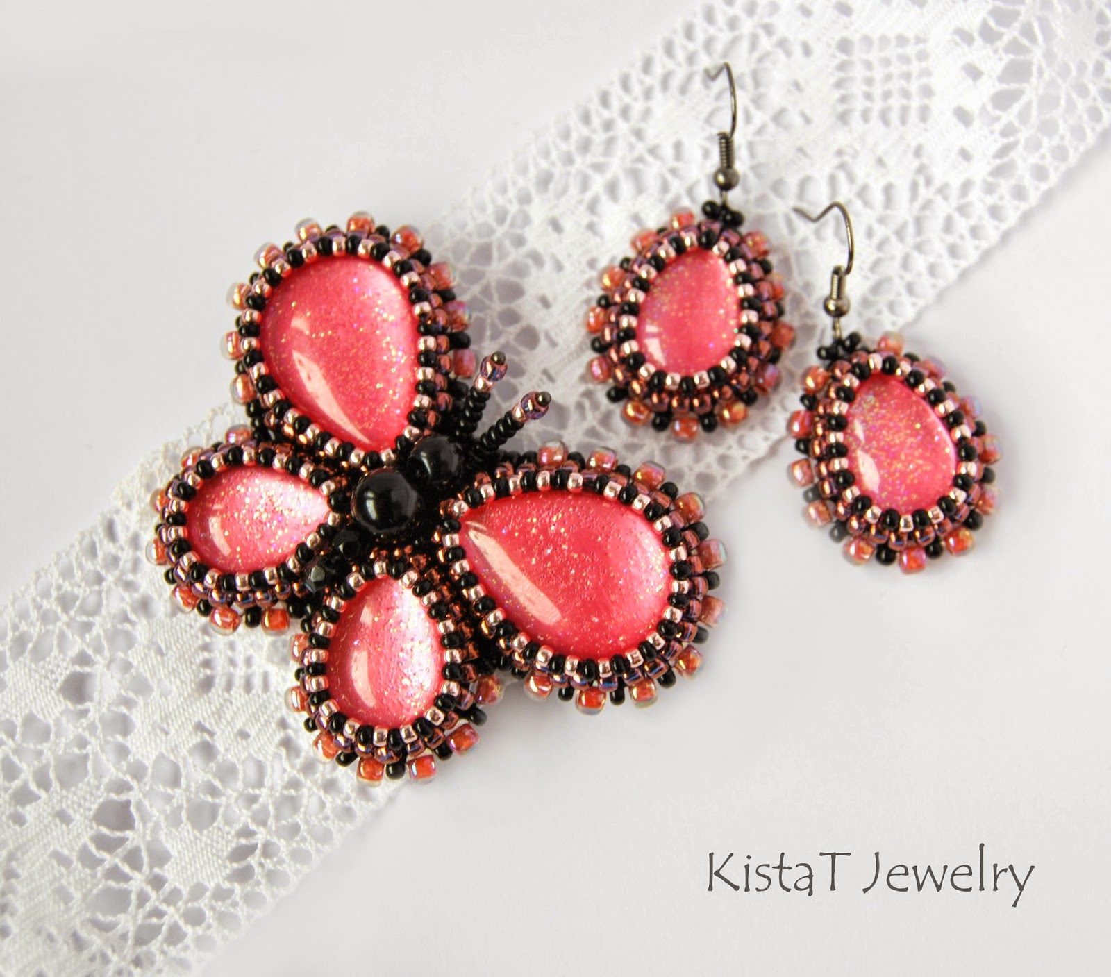 KistaT Jewelry Pink bead embroidered butterfly and matching earrings
