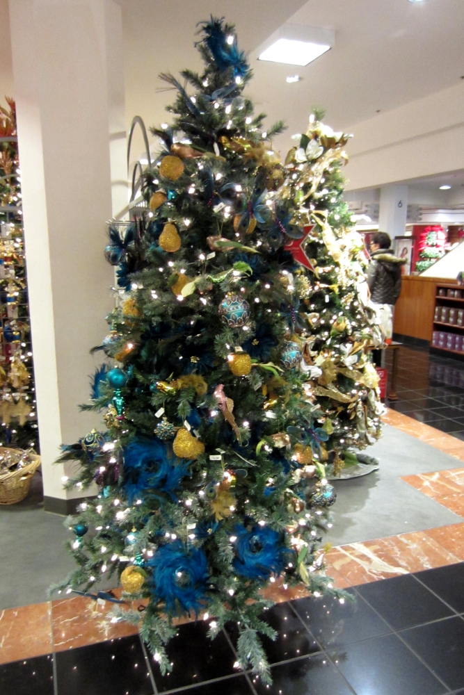 suitcasehome 9. Macy´s Christmas Trees