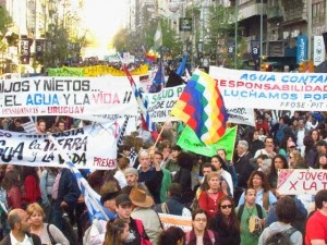 Marcha nacional en defensa de la Tierra y ...