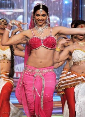 deepika padukone belly dancing