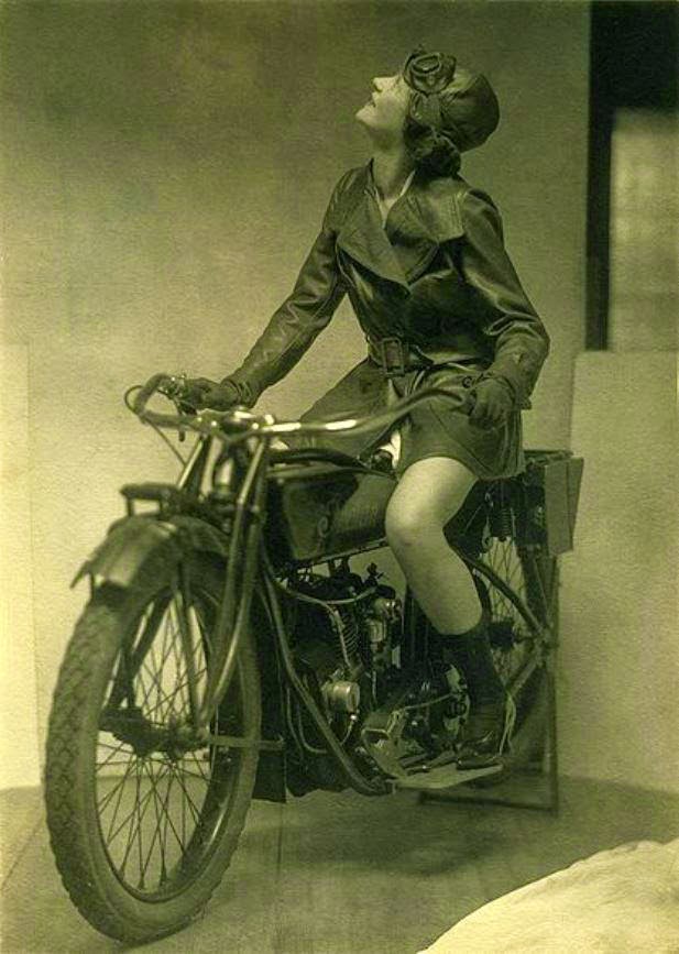 Fascinating Historical Picture of Eileen Percy in 1925 