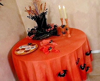 Кошмарная сервировка для Хэллоуина (вариант оформления праздничного стола) 