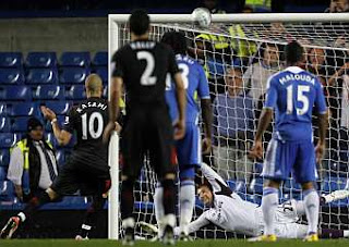 Fulham multa a un jugador por errar un penalti