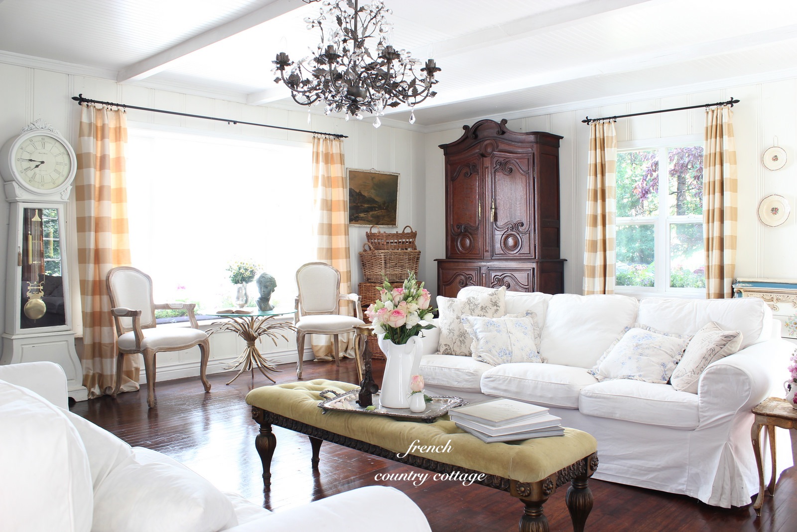 french country cottage living room