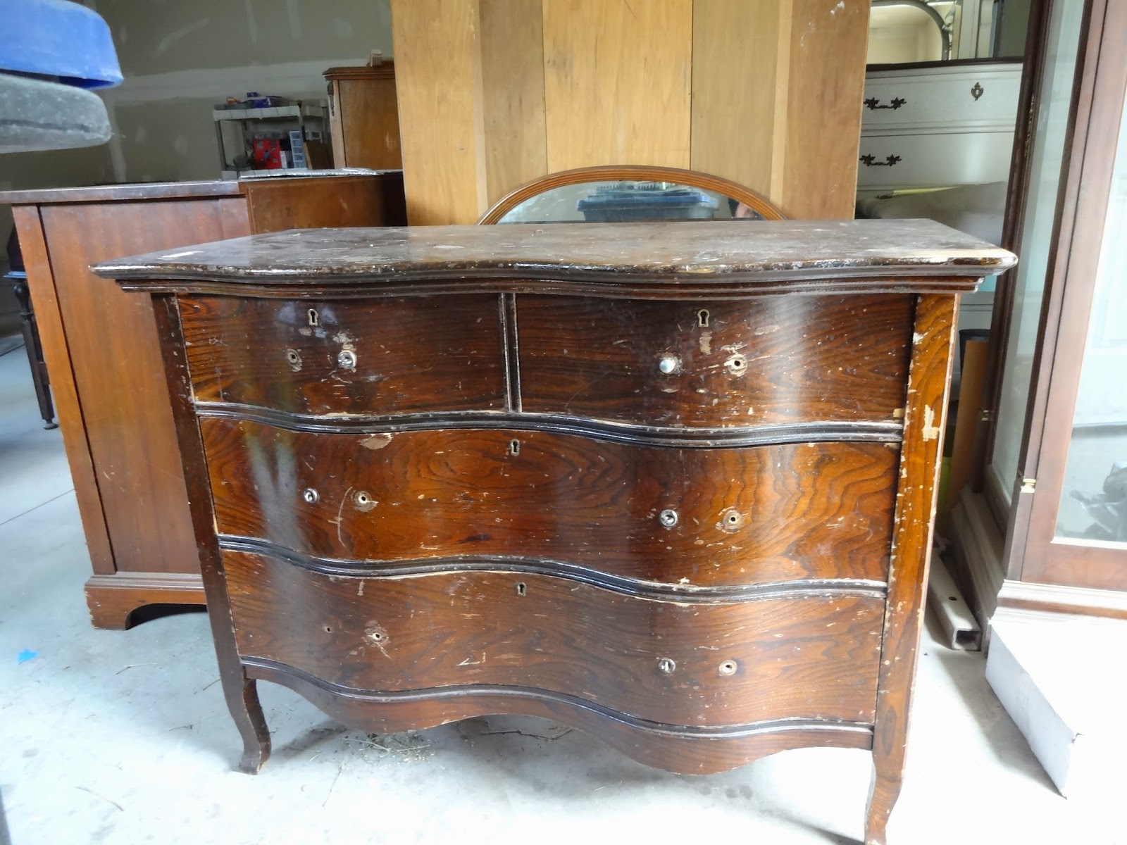 Createinspire Antique Serpentine Dresser
