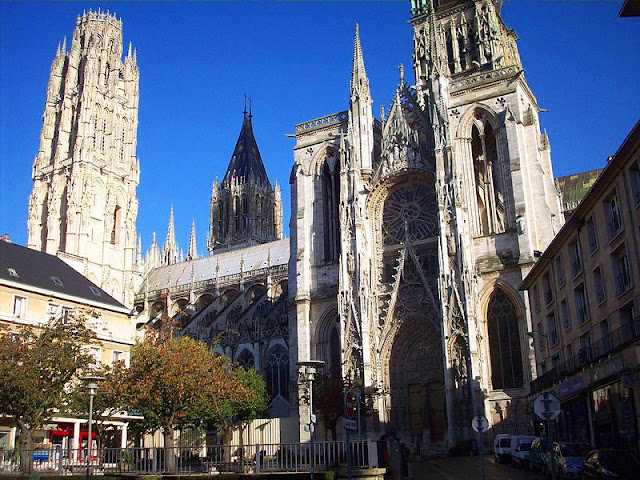 One of Monet's favorite subjects to paint, the Rouen Cathedral. Photo: WikiMedia.org.