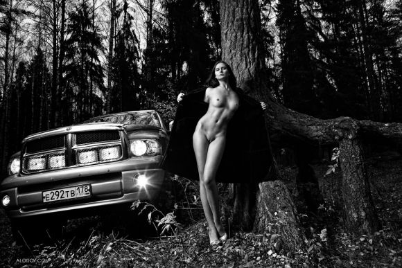 Alexey Aloisov fotografia nudez NSFW mulheres e carros